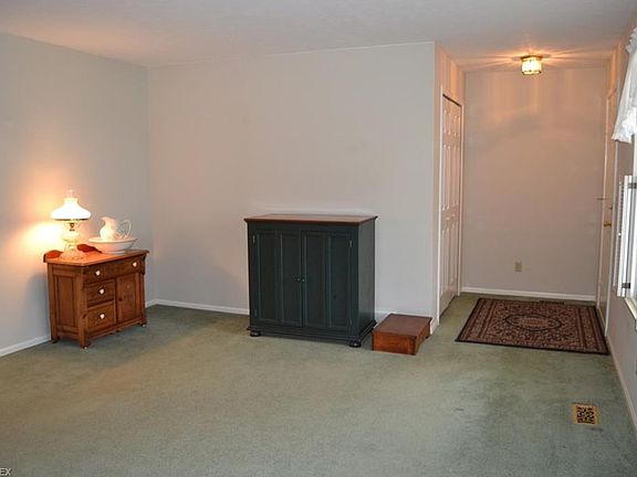 5th image of 9838 Inverness Ct Unit 9838