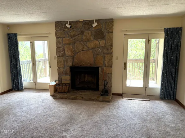 1050 Ski View Dr APT 108, Gatlinburg, TN 37738