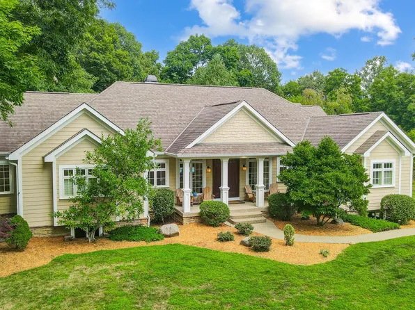 335 Pinehurst Dr, Granville, OH 43023