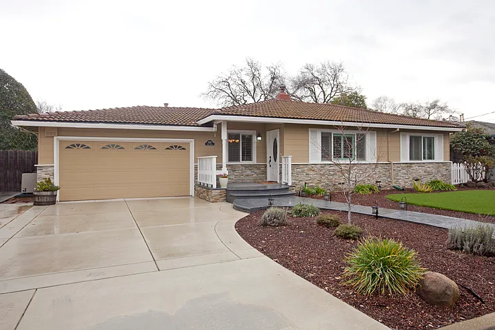 1230 Craig Dr photo 1