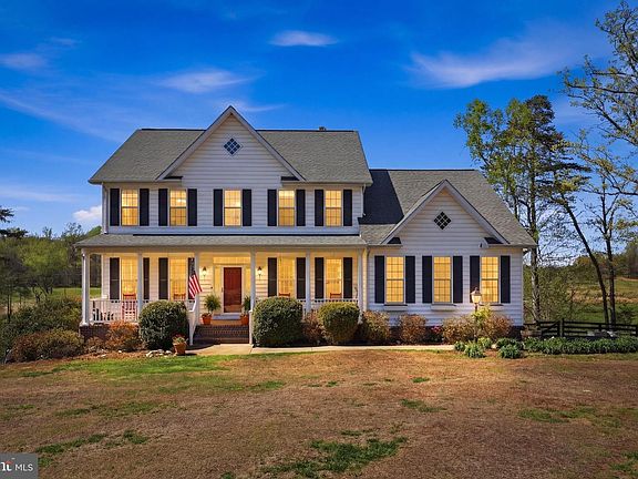 5th image of 140 Woods Ridge Ln