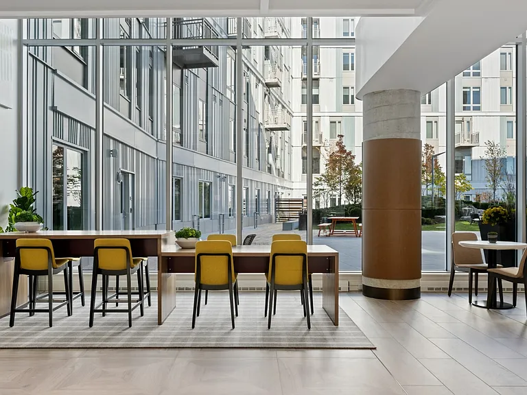 The Laurent — Photo 16