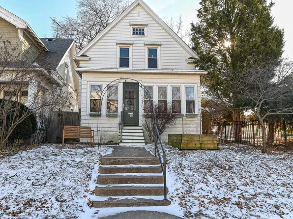 1811 East Estes STREET, Milwaukee, WI 53207