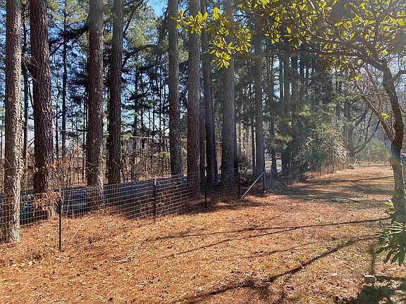 4th image of 1009 Country Club Rd #1011