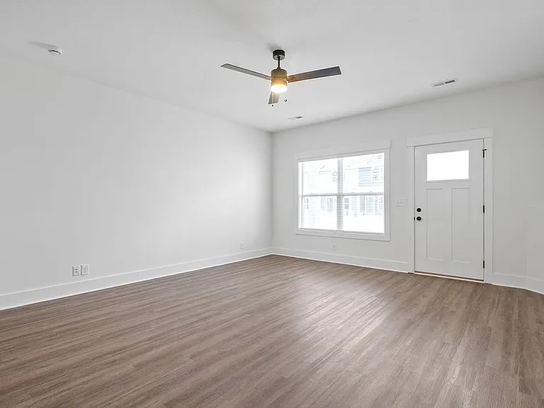 305 Front Ridge Cir — Photo 3