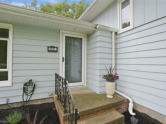 5th image of 5912 Woodward Dr