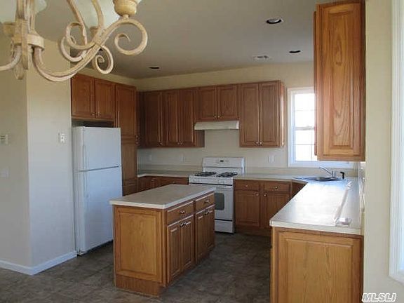 3rd image of 47 Canterbury Dr