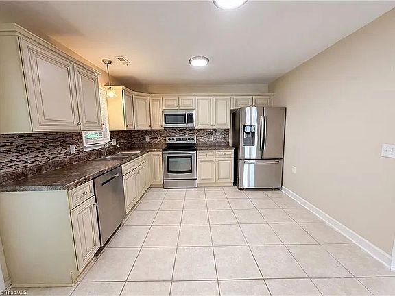 4th image of 2715 Midpines Dr
