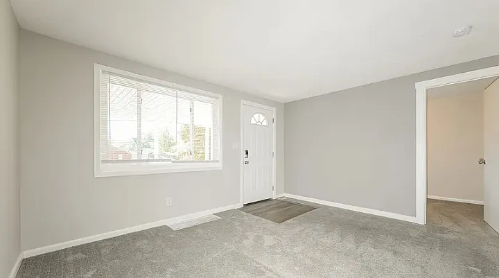 Invicta Dr — Photo 1