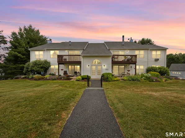 30 Rockledge Loop #30, Torrington, CT 06790