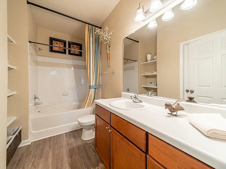 Rose Heights Apartments — Photo 10
