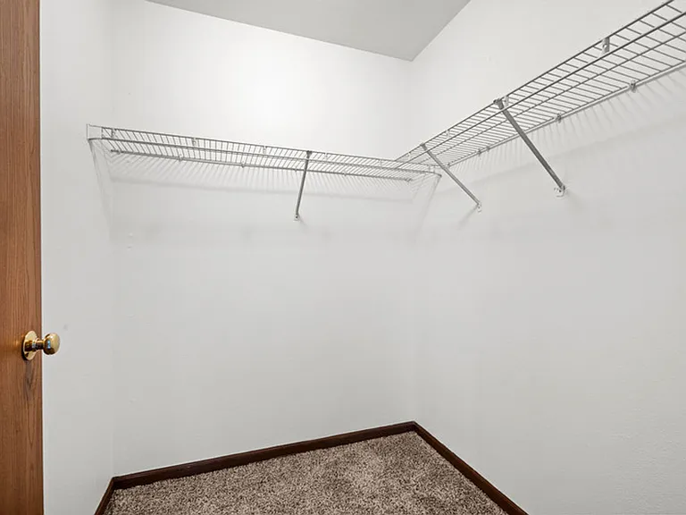 Weston Pines Apartments — Photo 21