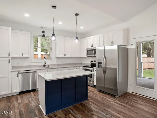 24 Avalon Dr, Beaufort, SC 29907