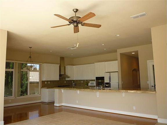 5th image of 15240 De La Cruz Dr