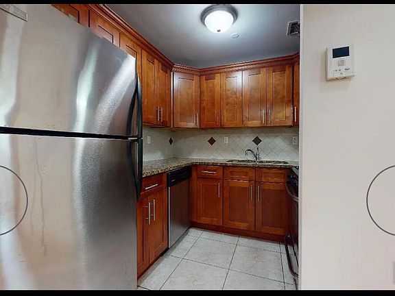 4th image of 13523 82nd Ave