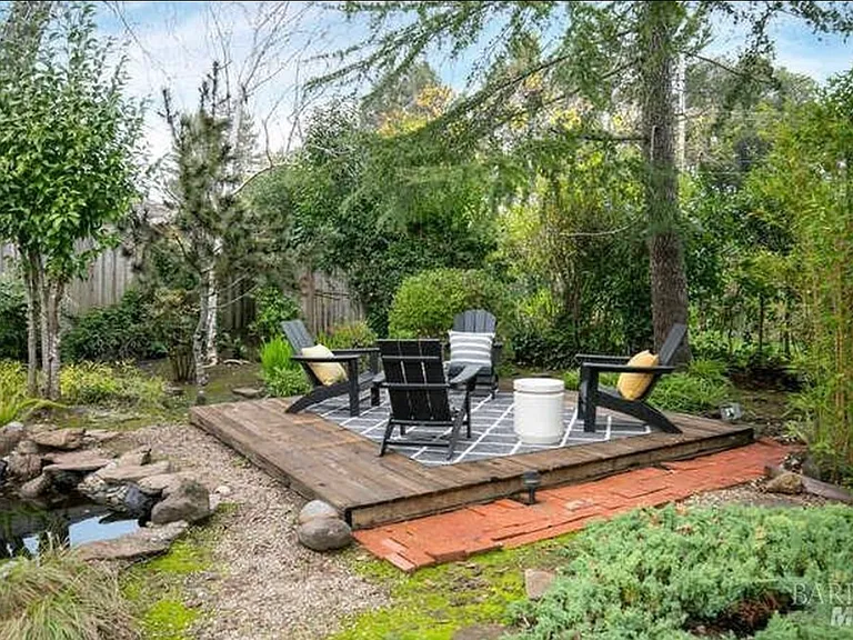 33 Amicita Ave — Photo 24