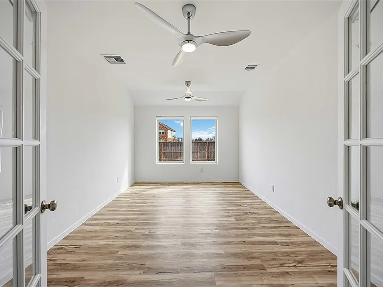 4907 Gentle Creek Ct — Photo 9
