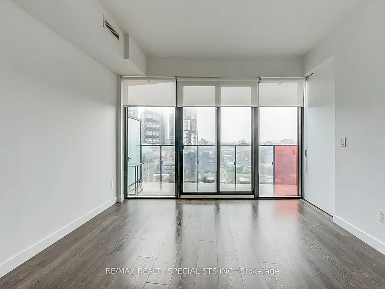 215 Queen St W #1405 — Photo 13