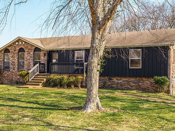 3rd image of 145 Lori Lee Dr