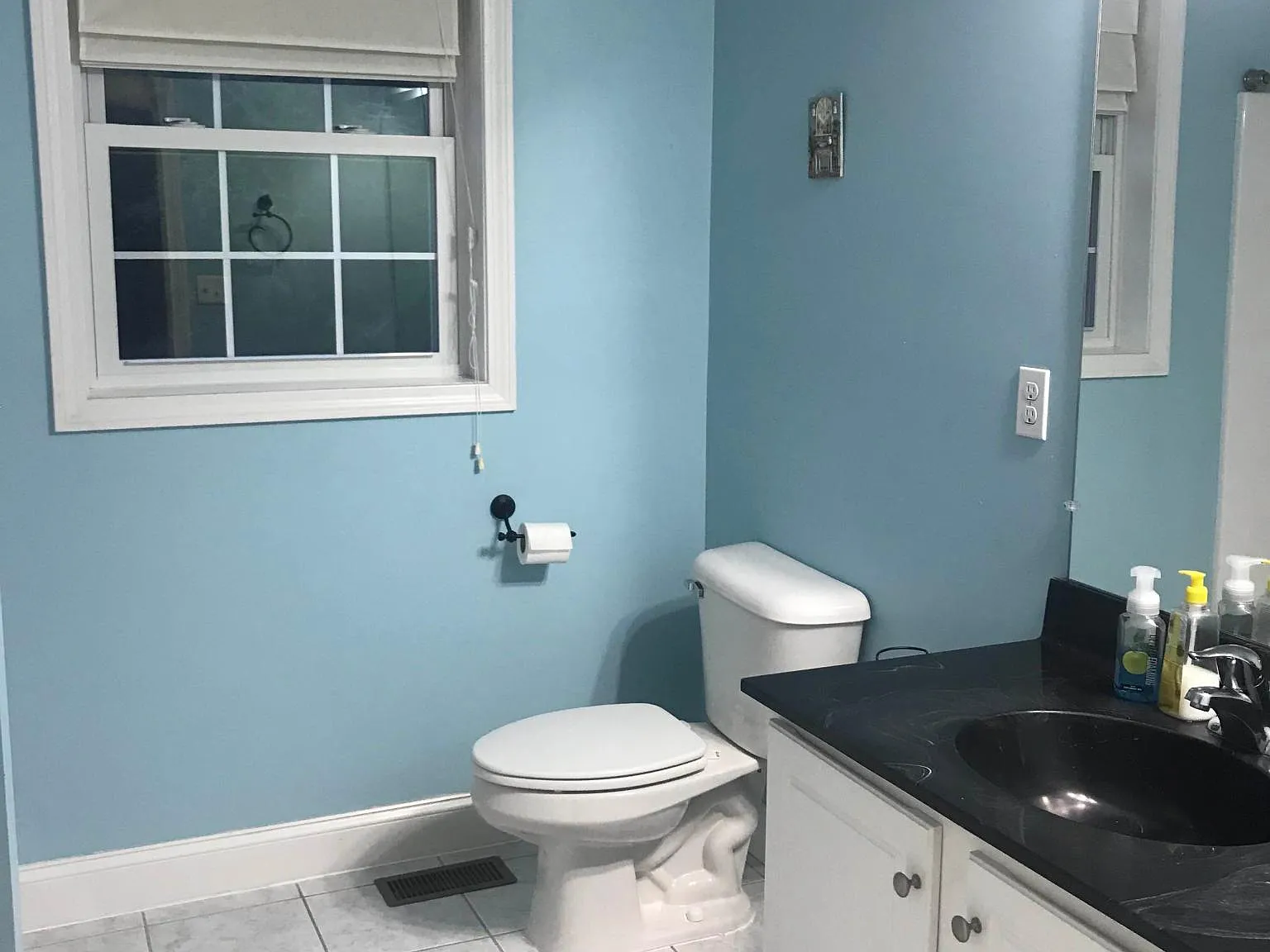 4 bed, 2.5 bath, 2204 sqft, $3,900 — Photo 3