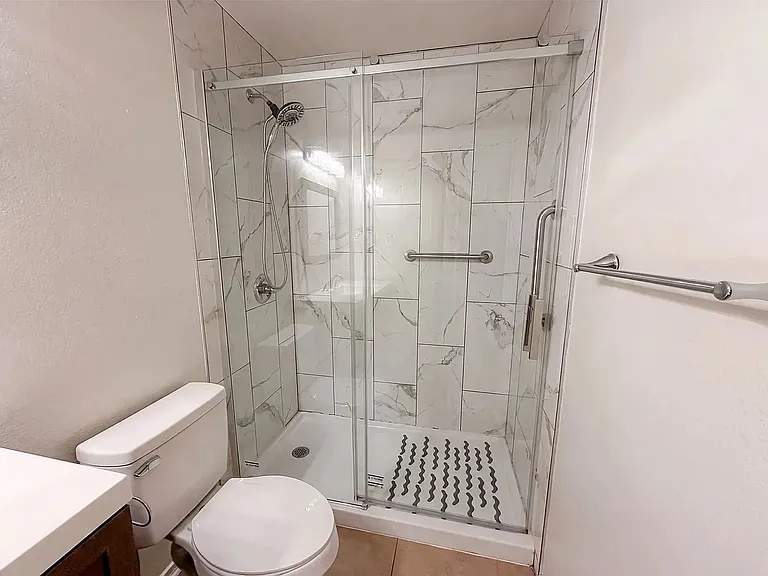325 Cascade Dr — Photo 6