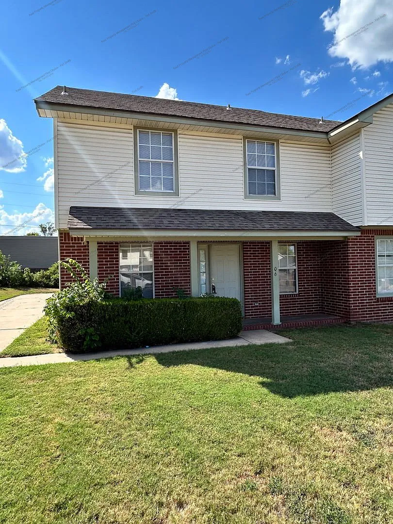 3 bed, 2.5 bath, 1685 sqft, $1,350 — Photo 2