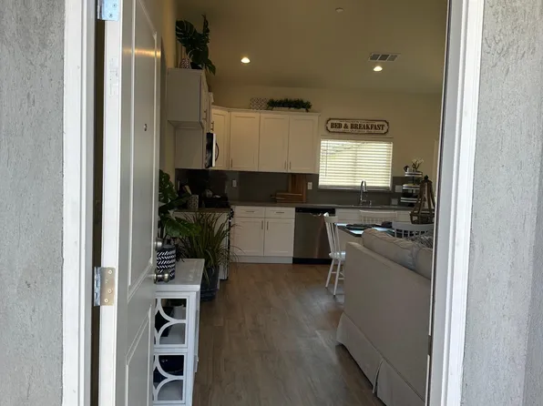 8608 Frankie Lou St #B, Bakersfield, CA 93314