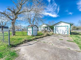 11842 34th 1/2 St, Santa Fe, TX 77510