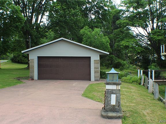 3rd image of 94 Longview Ave