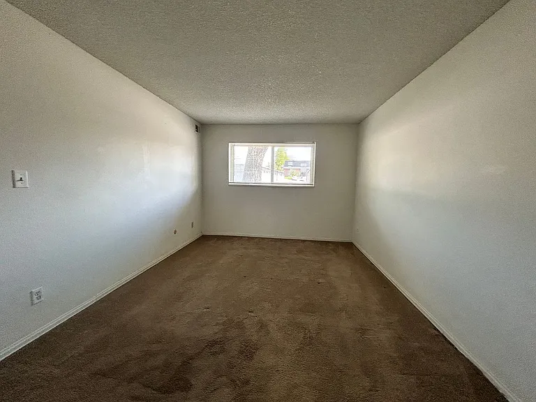 140 E Highline Cir #108 — Photo 25
