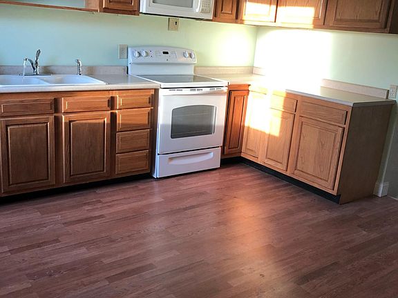 3rd image of 8940 Flintwood Dr