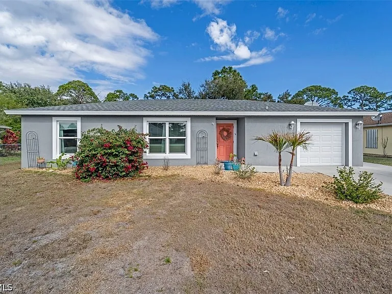 5013 SE Tradewinds Cir — Photo 1