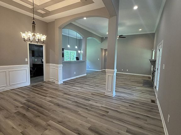 5th image of 304 Bluebell Dr