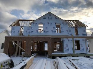 210 Falls Walk, Chagrin Falls, OH