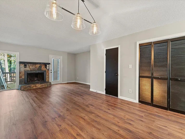 5508 Kaplan Dr — Photo 10