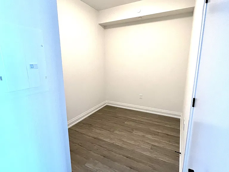 212 King William St #602 — Photo 8