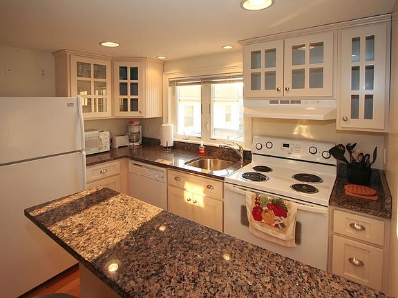 4th image of 611 Central Ave APT 7