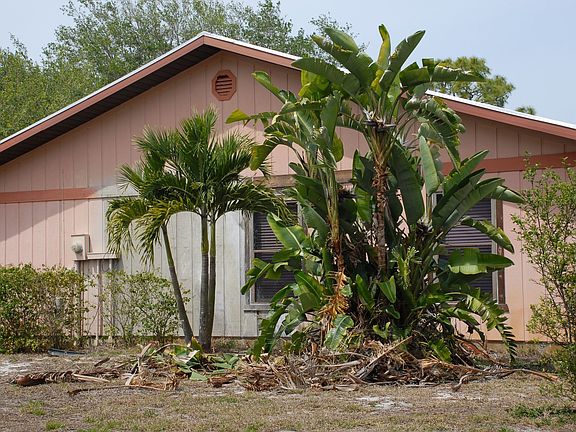 southern exposure of home 