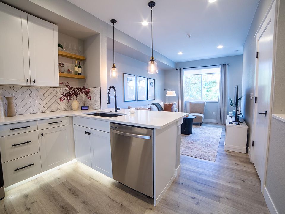 1st image of 4925 W 10th Ave #108