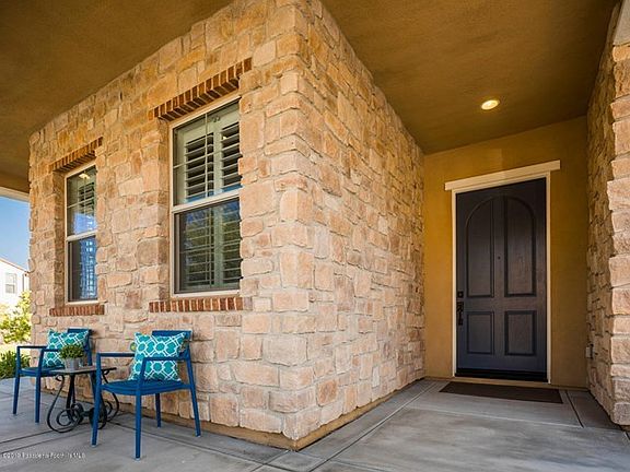 702 Lemon Swirl Dr Azusa CA-large-003-01