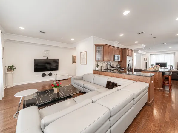 11 Washington Place image 6 of 19