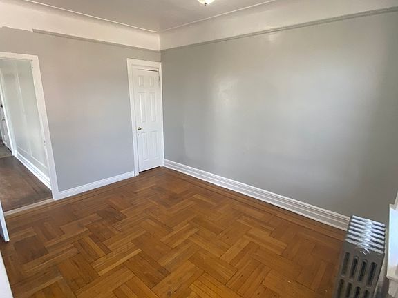 5th image of 950 E 227th St #3A