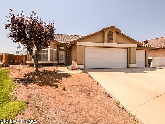 3rd image of 13327 Berkely Cir