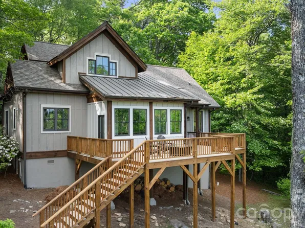 48 Bear Foot Ln, Highlands, NC 28741