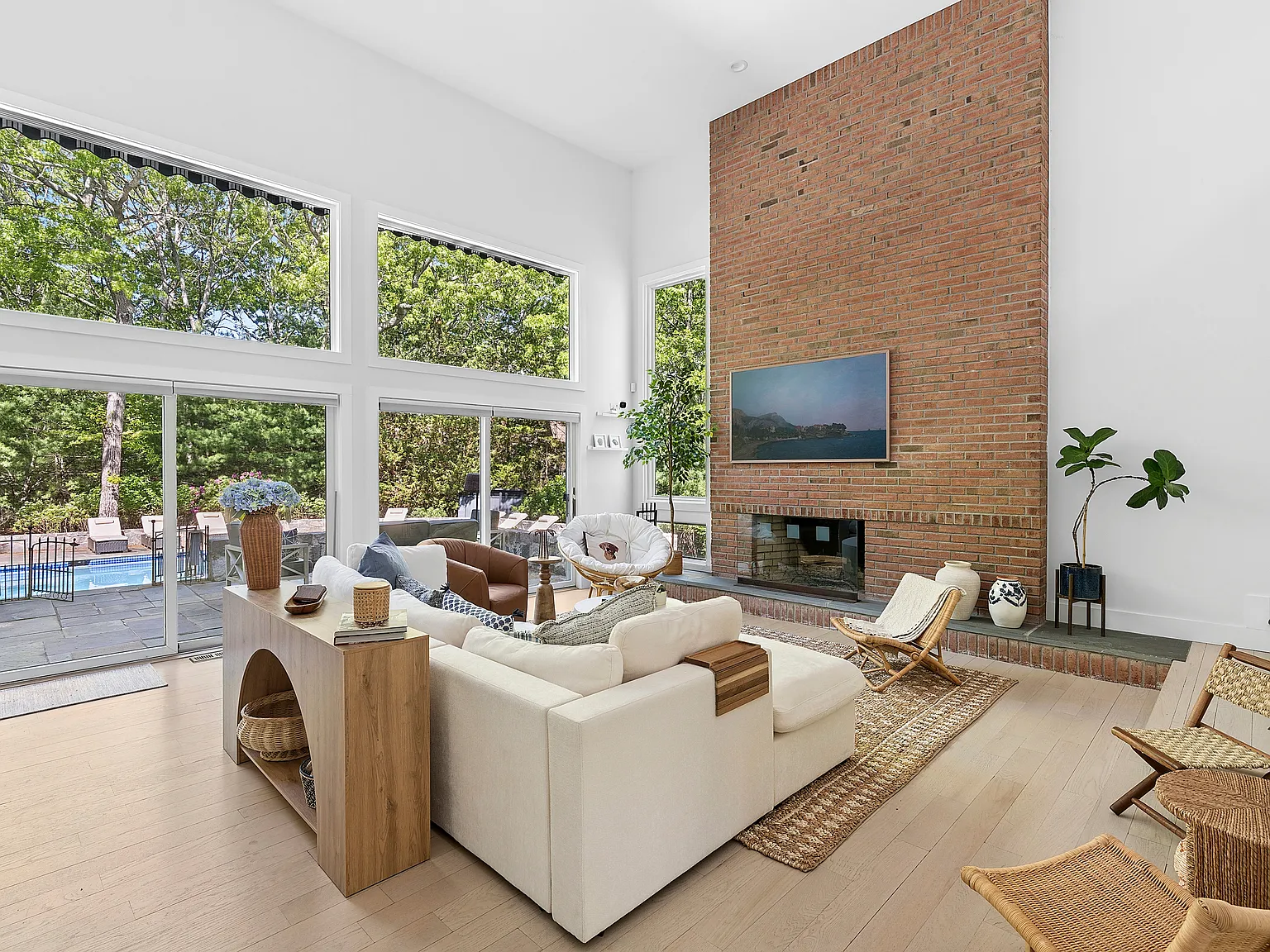 Modern Summer Retreat Near Sammy's Beach — Photo 2