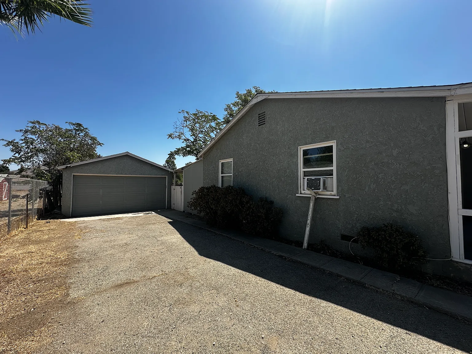 2 bed, $3,400 — Photo 2