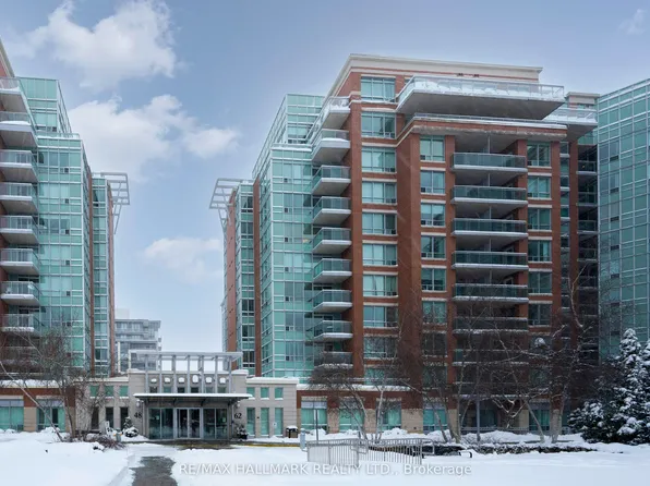62 Suncrest Blvd #316, Markham, ON L3T 7Y6