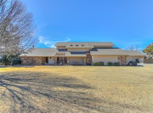 711 S Timberridge Dr, Cushing, OK 74023