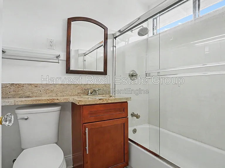 2156 Clinton Ave #D — Photo 11
