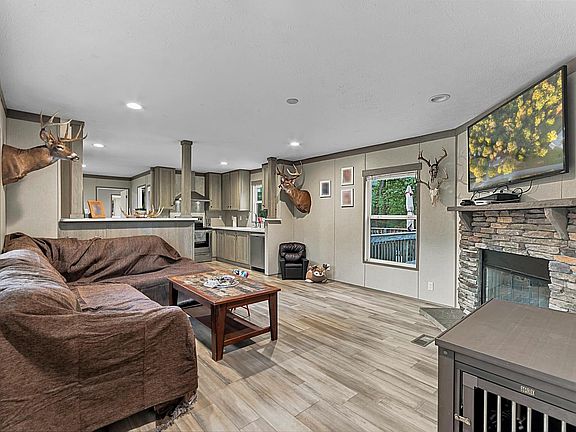 2nd image of 946 Oak Level Elva Rd